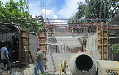 Finished walls and poured columns in San Salvador.